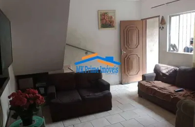 Imóvel com 2 sobrados e 1 casa térrea com 235m² de a/t, no baronesa