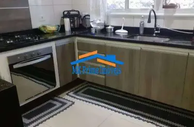 Lindo sobrado 03 dormitórios (1 suíte) rico em armários e espaço gourmet
