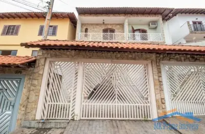 Excelente sobrado com 3 dorms sendo 1 suíte com sacada.