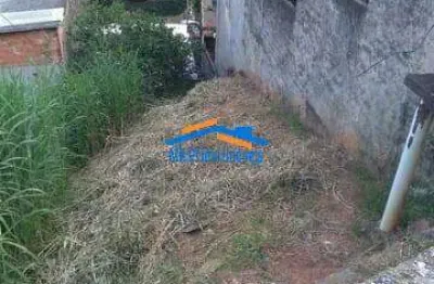 Terreno 265m² c/ 2 casas; 2 entradas; bom p/ construtor • proximo a estação
