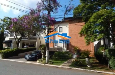 Excelente casa em condomínio no alphaville 5 sendo 5 quartos e 4 vagas.