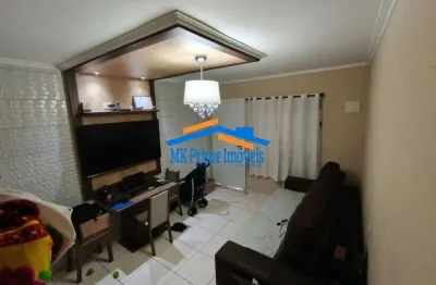Casa c/ 75m², 2 quartos c/ móveis planejados em amador bueno-itapevi/sp.