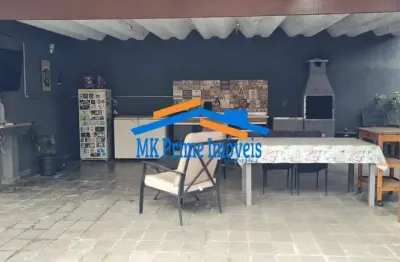 Ótimo imóvel casa térrea com 3 dormitórios, e 4 vagas de garagem.