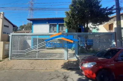 Linda casa assobradada com 4 dormitórios, 300 m² total, piscina!