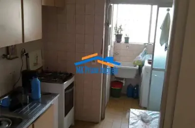 Apartamento à venda: 3 dormitórios e dependência de empregada.