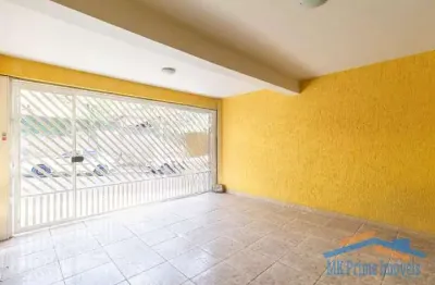 Ótimo sobrado com 3 dormitórios e 2 vagas de garagem.