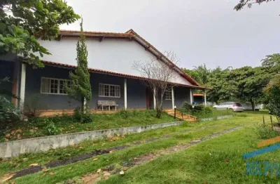 Chácara 5.800 m², 05 residências e 02 salões comercial - prox. ao centro.