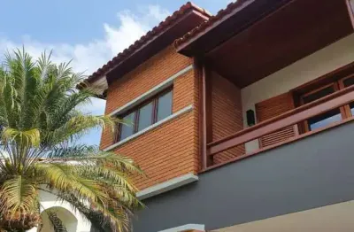 Casa ( semi )térrea a venda no res. 10 - alphaville.
