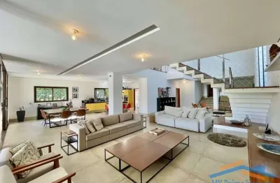 Cond. vintage - casa de 600m² com 6 suítes e infraestrutura completa.