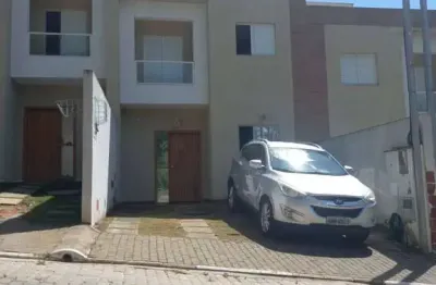 Casa com 03 dormitórios sendo 1 suite vaga para 2 carros - financia