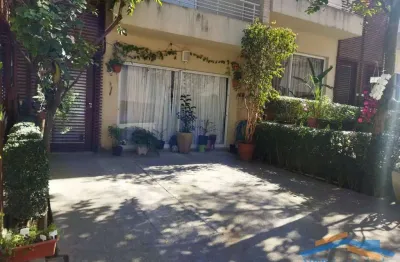 Sobrado em condomínio 165m² com 4 dorms. sendo 2 suítes na granja viana.