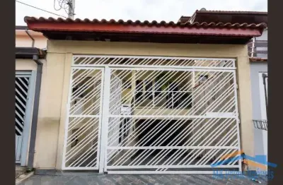 Excelente casa térrea com 2 suítes, e 5 vagas de garagem.