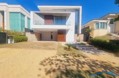 Excelente casa nova no condomínio burle marx, sendo 4 suítes, piscina.