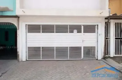 Excelente sobrado com 3 dormitórios sendo 1 suíte e 2 vagas de garagem.