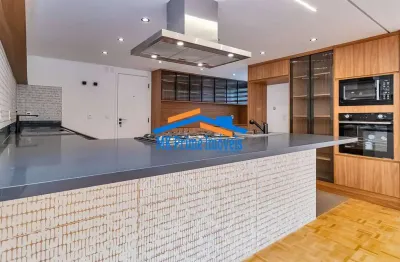Apartamento  220,95m² com 3 dormitórios sendo 1 suíte na haddock lobo.