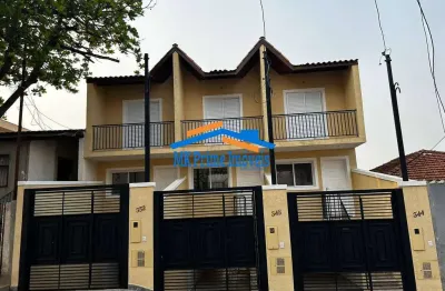 Sobrado novo com 3 dormitórios, 1 suíte, em excelente localização!