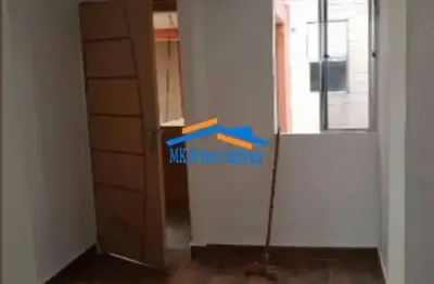 Apartamento reformado com 2 dormitórios e 1 vaga de garagem.