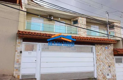 Sobrado com 130mt² - 3 quartos sendo 1 suíte - móveis planejados - 2 vagas