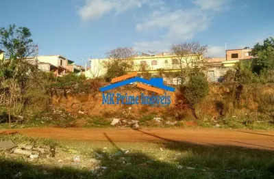 Terreno de esquina com 3099 m² – ideal para construção de apartamentos.