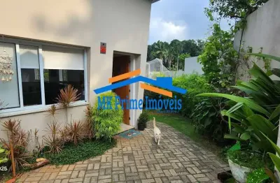 Vende casa de condomínio, 04 quartos, sendo 01 suíte e 350m²  - cotia.