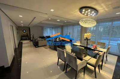 Imponente casa de 4 suítes com suíte master, lazer completo e 8 vagas.