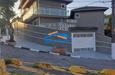 Sobrado com 3 quartos, piscina e 5 vagas de garagem - bela vista/osasco