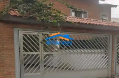Sobrado com 3 quartos e 4 banheiros à venda, 122 m²- umuarama