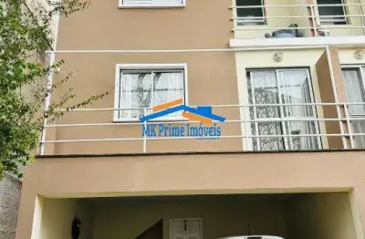 Sobrado em condomínio 3 dorm/ sendo 1 suíte - lazer - quintal