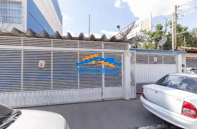 Casa térrea no piratininga com 3 quartos sendo e 4 vagas de garagem.