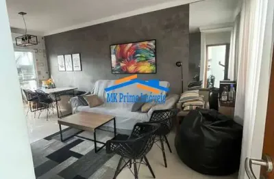 Sobrado em condomínio fechado com planejados no vila yolanda!