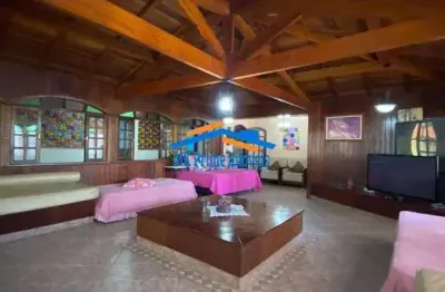 Chácara à venda com 05 quartos, sendo 01 suíte- itapecerica da serra.