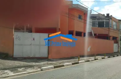 Oportunidade de investimento: 2 casas + edícula e vagas alugadas.