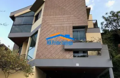 Casa de alto padrão - 4 suítes - piscina - escritório - reformada