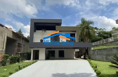 Cond. vintage - moderna, rua tranquila, 4 suítes (1 no térreo) - piscina