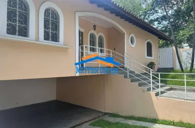 Casa térrea com 3 dormitórios sendo 1 suíte - piscina - quintal