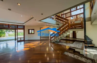 Alphaville 5 – 3 suítes | piscina | estilo rústico chic | jardim encantador