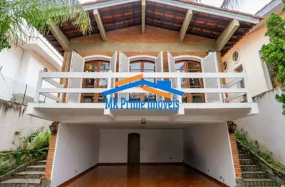 Casa Espaçosa na Vila Sônia – 303m² com 2 Suítes e Churrasqueira
