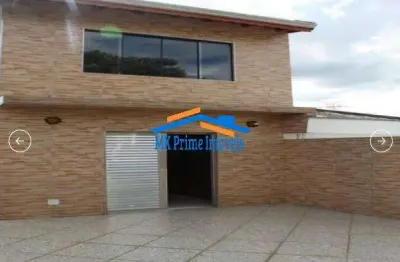 Sobrado 212m² com 3 dormitórios sendo 1 suíte na Vila dos Remédios.