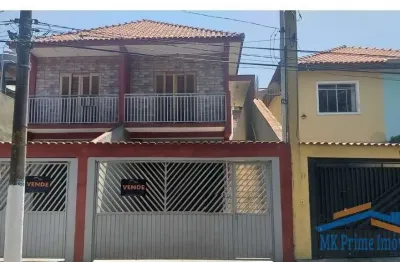 Casa assobradada com 3 dormitórios, 1 suíte, 3 vagas.