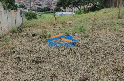 Terreno com leve declive 989 mts² com 20 mts de frente beirando o rodoanel