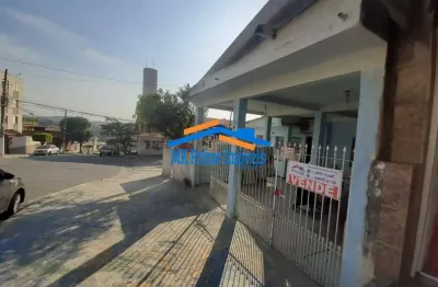 Terreno plano de esquina à venda – 212,5m² com potencial para novo projeto.