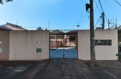 Casa com 3 quartos para alugar na Avenida Noroeste, Vila Planalto, Campo Grande