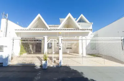 Casa com 3 quartos à venda na Rua Taioba, Cidade Jardim, Campo Grande