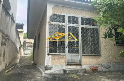 Casa à venda na Rua Luís Beltrão, Vila Valqueire, Rio de Janeiro