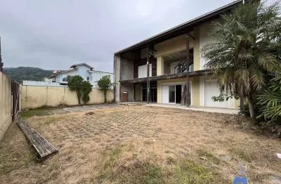 Casa à venda na Rua Balduíno Brumuller, 61, Itinga, Joinville