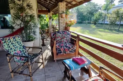 Linda chácara em condomínio fechado, de  1.900m2, com  220m2 de área construída, com muito verde no vitassay em boituva