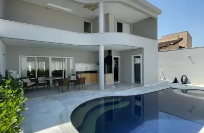 Lindo sobrado com 03 dormitórios  sendo 3 suítes e 06 banheiros à venda, 433m² de área construída, com terreno de 300m2   no bairro parque dos pássaros em são bernardo do campo - sp