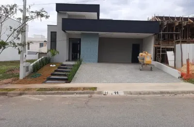 Linda casa térrea de 151m²  de área  construída à venda no excelente condomínio fechado campos de conde - sorocaba - sp.