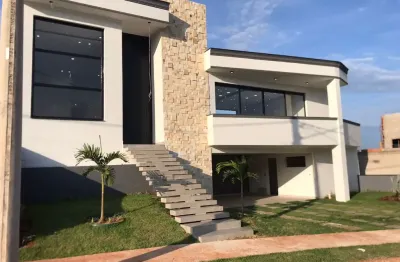 Linda casa térrea  em condomínio fechado, de  230m2, de área construída, e terreno de  379m2,  com muito verde no  condomínio jardim europa  em boituva - sp.