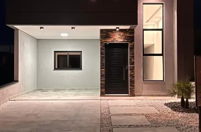 Linda térrea de 115m² de área construída, e terreno de 154m2, à venda no excelente condomínio fechado jardim - sorocaba - sp.